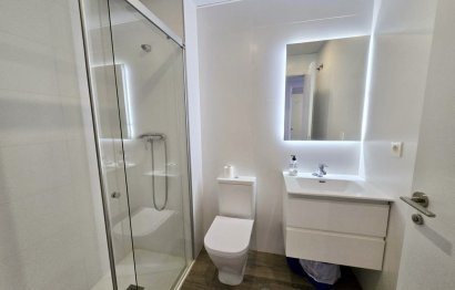 Resale - Apartment - Middle Floor Apartment - Marbella - La Campana