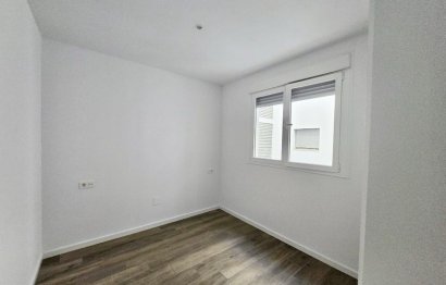 Resale - Apartment - Middle Floor Apartment - Marbella - La Campana