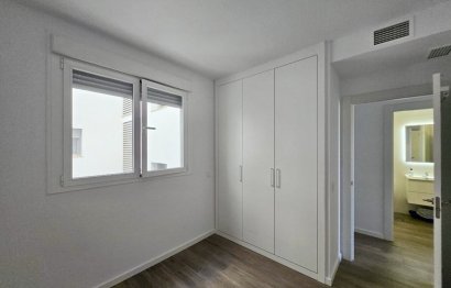 Resale - Apartment - Middle Floor Apartment - Marbella - La Campana