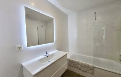 Resale - Apartment - Middle Floor Apartment - Marbella - La Campana