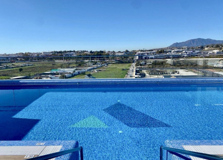 Resale - Apartment - Middle Floor Apartment - Marbella - La Campana