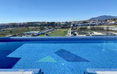 Resale - Apartment - Middle Floor Apartment - Marbella - La Campana