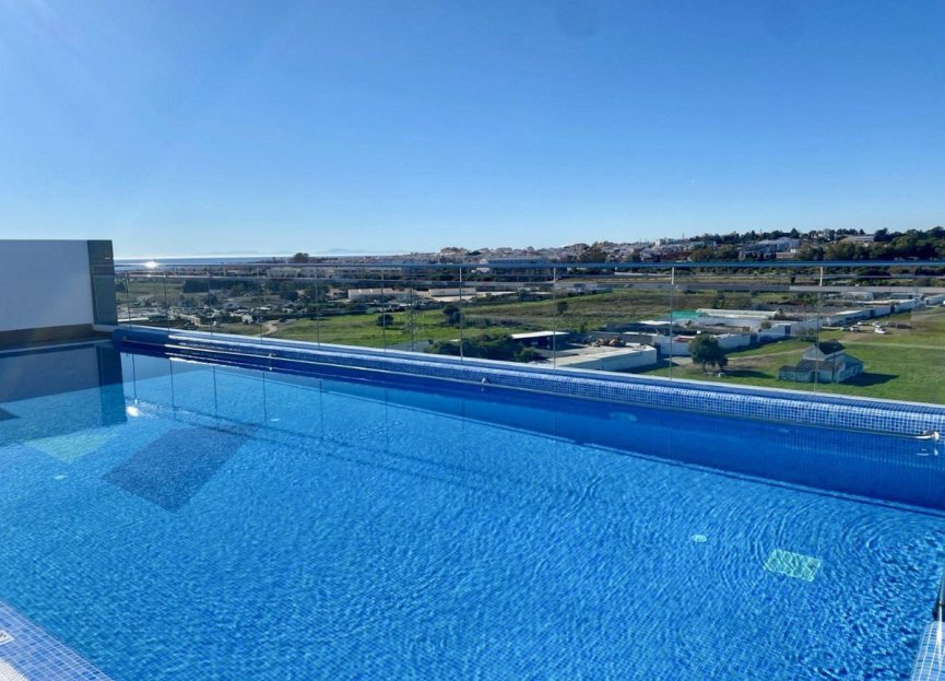 Resale - Apartment - Middle Floor Apartment - Marbella - La Campana