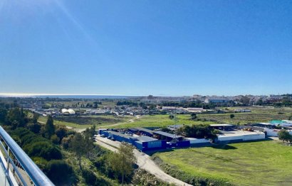 Resale - Apartment - Middle Floor Apartment - Marbella - La Campana