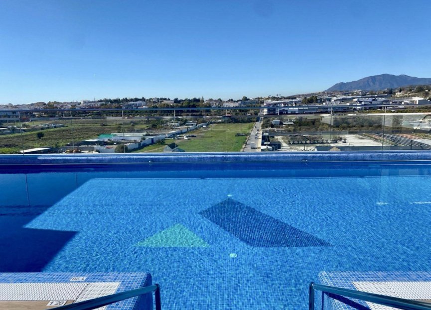 Resale - Apartment - Middle Floor Apartment - Marbella - La Campana