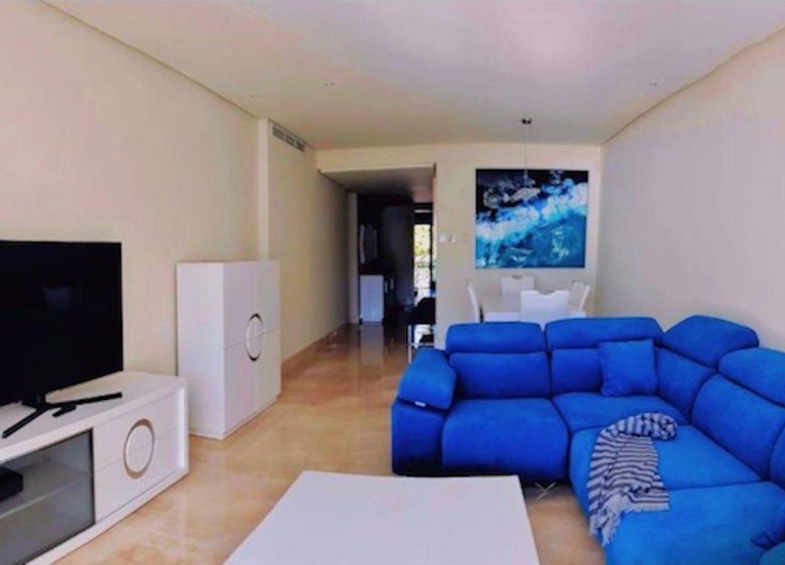 Resale - Apartment - Middle Floor Apartment - Estepona - Estepona Centro