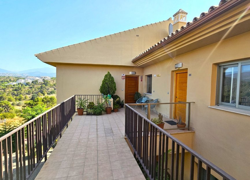 Resale - Apartment - Penthouse - Estepona - Selwo