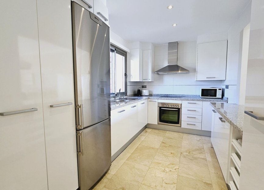 Resale - Apartment - Penthouse - Estepona - Selwo