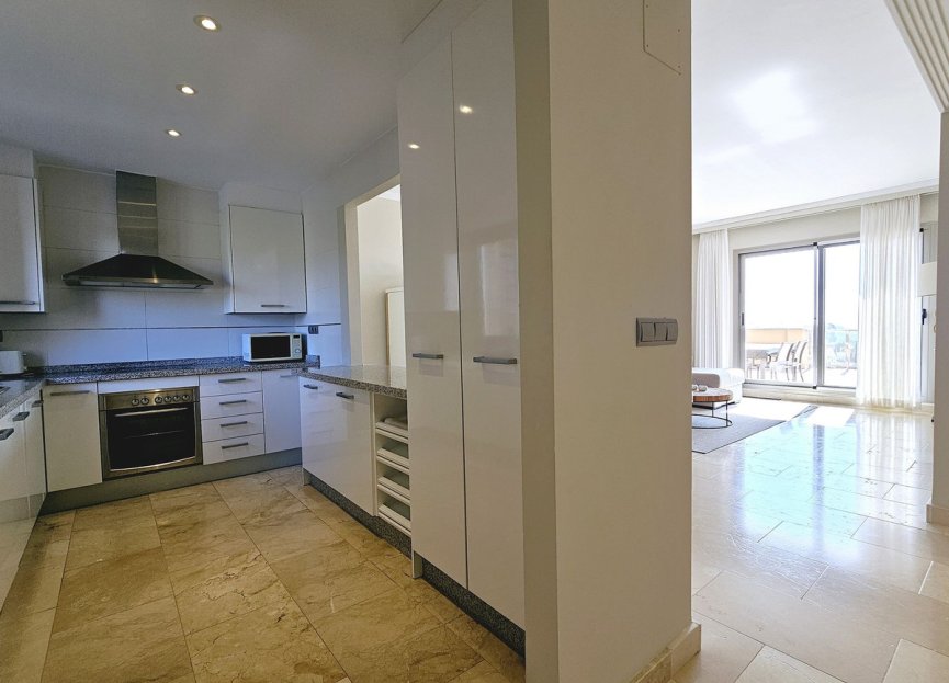 Resale - Apartment - Penthouse - Estepona - Selwo