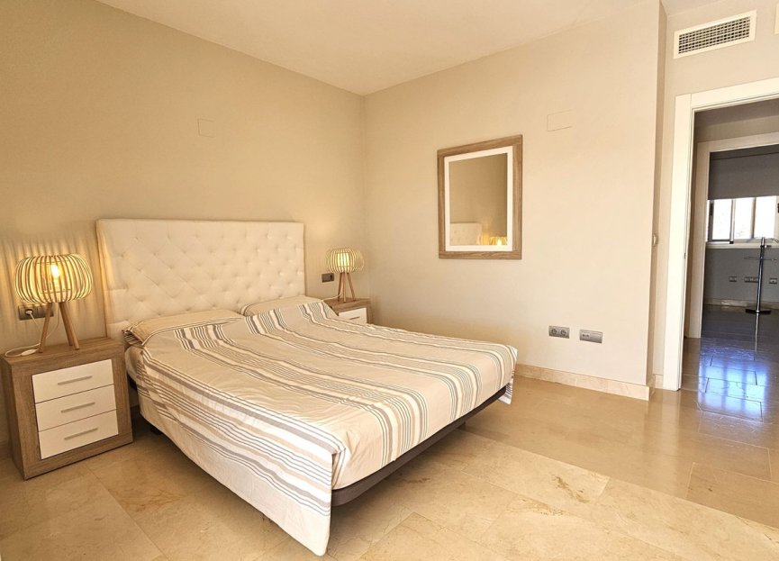 Resale - Apartment - Penthouse - Estepona - Selwo