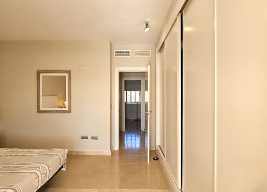 Resale - Apartment - Penthouse - Estepona - Selwo