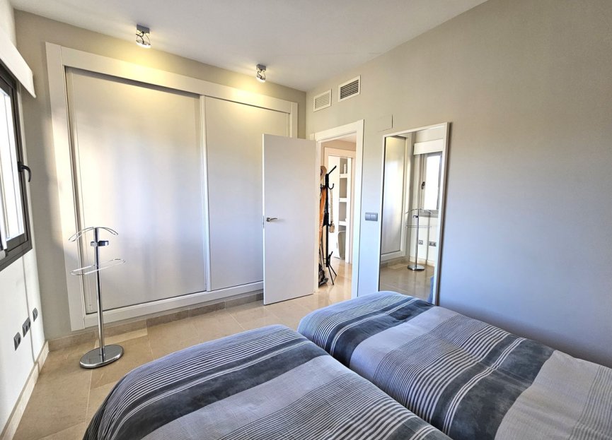 Resale - Apartment - Penthouse - Estepona - Selwo