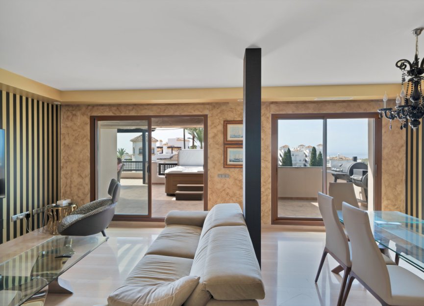 Resale - Apartment - Penthouse - Marbella - Nueva Andalucia