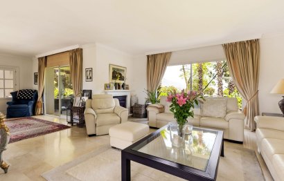 Resale - House - Detached Villa - Marbella - Nueva Andalucia