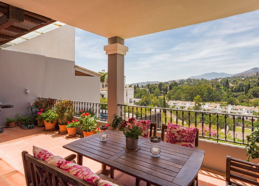 Resale - House - Detached Villa - Marbella - Nueva Andalucia