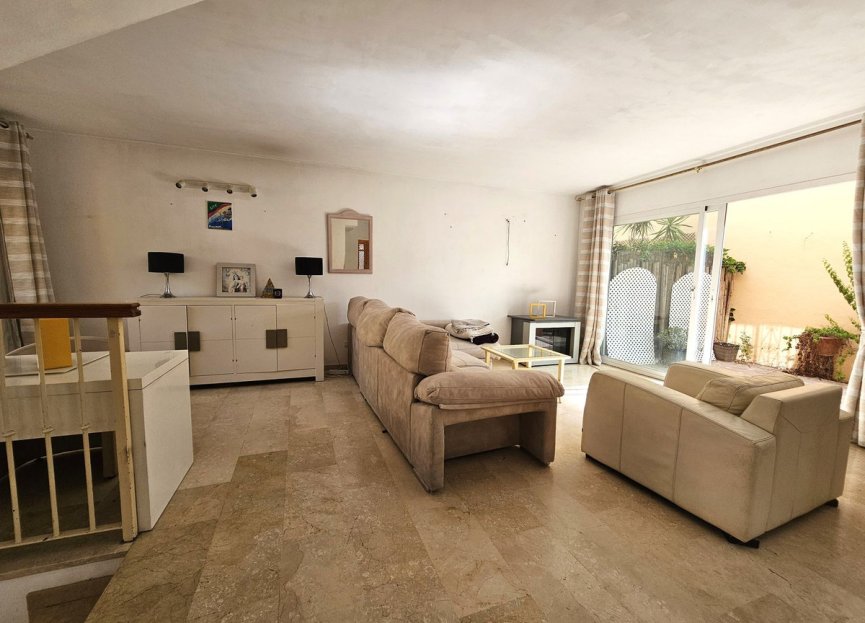 Resale - House - Semi-Detached House - Marbella - Nueva Andalucia