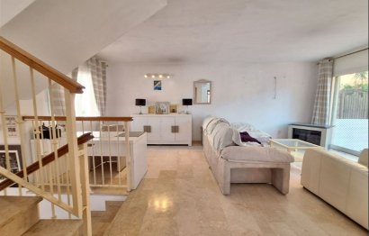 Resale - House - Semi-Detached House - Marbella - Nueva Andalucia