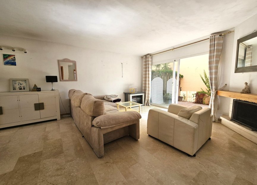 Resale - House - Semi-Detached House - Marbella - Nueva Andalucia