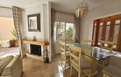 Resale - House - Semi-Detached House - Marbella - Nueva Andalucia