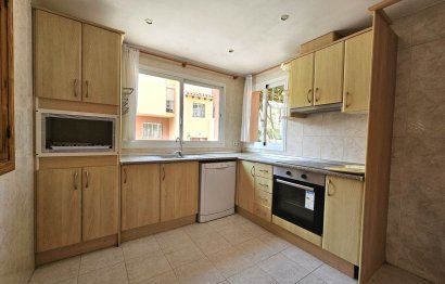 Resale - House - Semi-Detached House - Marbella - Nueva Andalucia