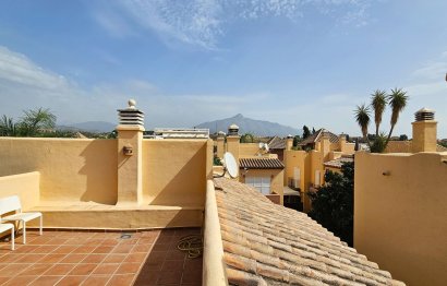 Resale - House - Semi-Detached House - Marbella - Nueva Andalucia