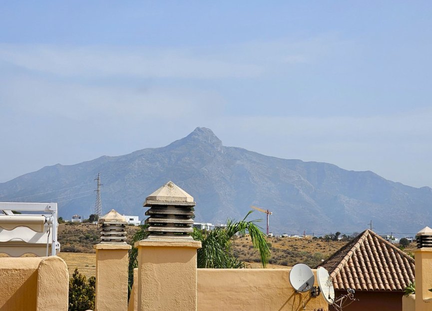 Resale - House - Semi-Detached House - Marbella - Nueva Andalucia