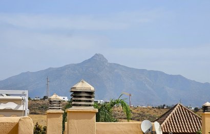 Resale - House - Semi-Detached House - Marbella - Nueva Andalucia