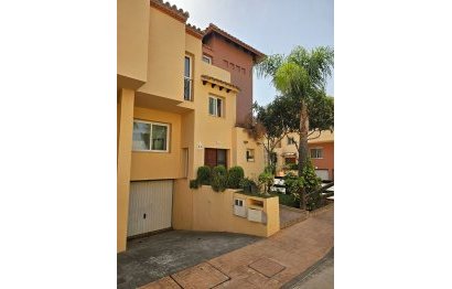 Resale - House - Semi-Detached House - Marbella - Nueva Andalucia