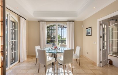 Resale - House - Detached Villa - Marbella - Nueva Andalucia