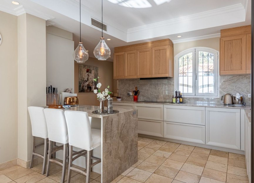 Resale - House - Detached Villa - Marbella - Nueva Andalucia