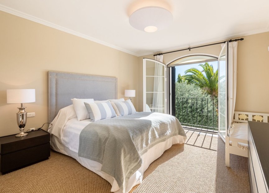 Resale - House - Detached Villa - Marbella - Nueva Andalucia