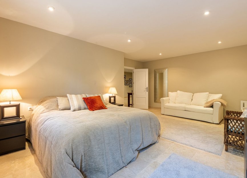 Resale - House - Detached Villa - Marbella - Nueva Andalucia