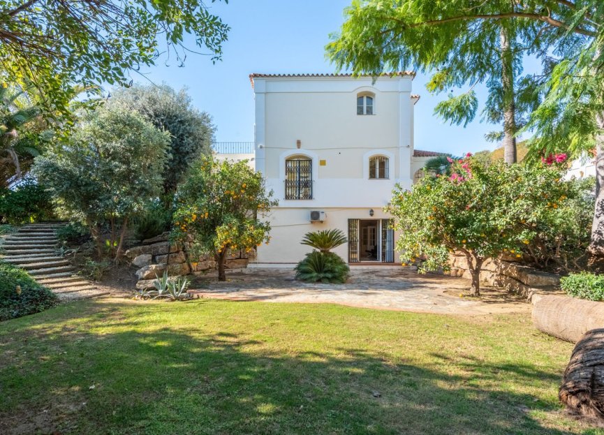 Resale - House - Detached Villa - Marbella - Nueva Andalucia