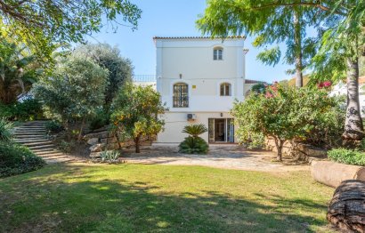 Resale - House - Detached Villa - Marbella - Nueva Andalucia