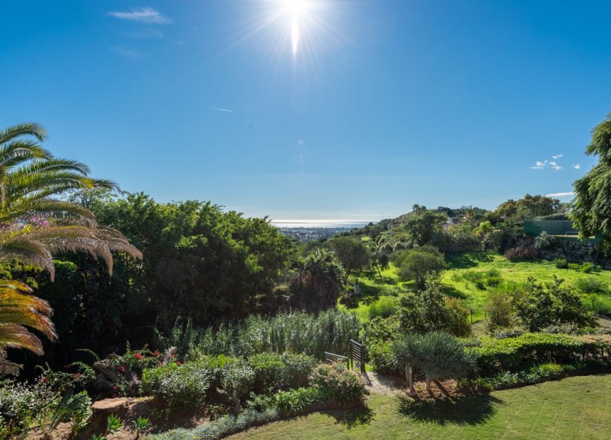 Resale - House - Detached Villa - Marbella - Nueva Andalucia