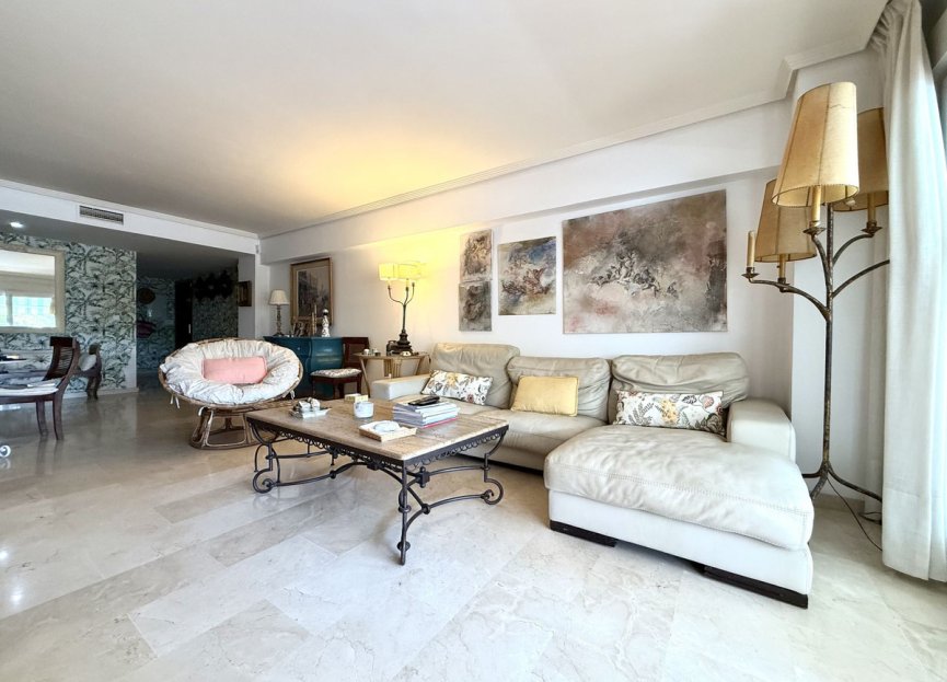 Resale - Ground floor apartment - Marbella - Guadalmina Baja