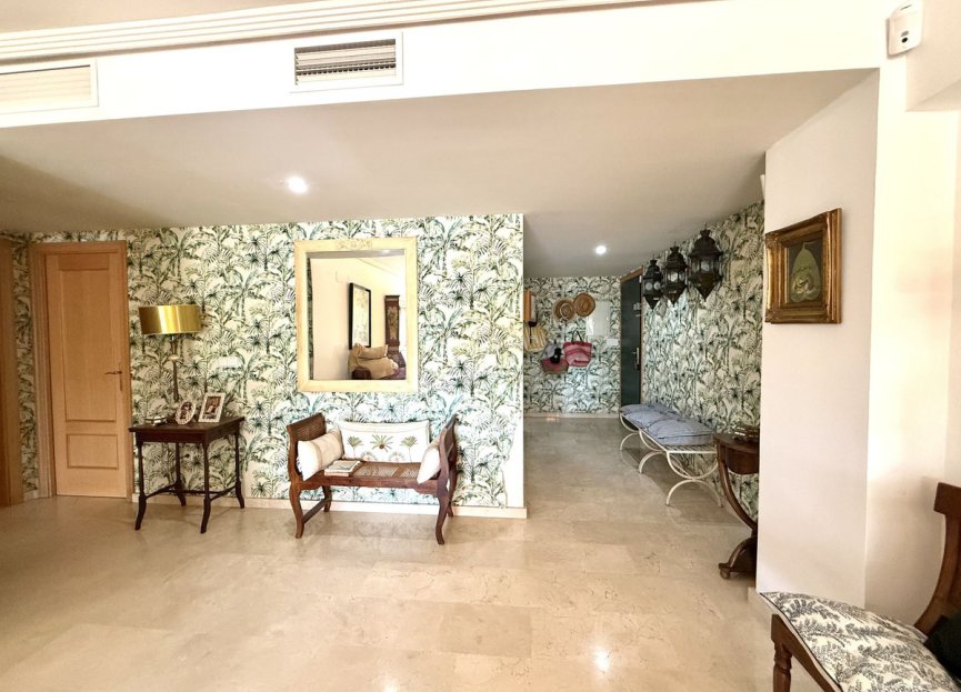 Resale - Ground floor apartment - Marbella - Guadalmina Baja