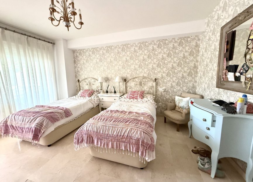 Resale - Ground floor apartment - Marbella - Guadalmina Baja