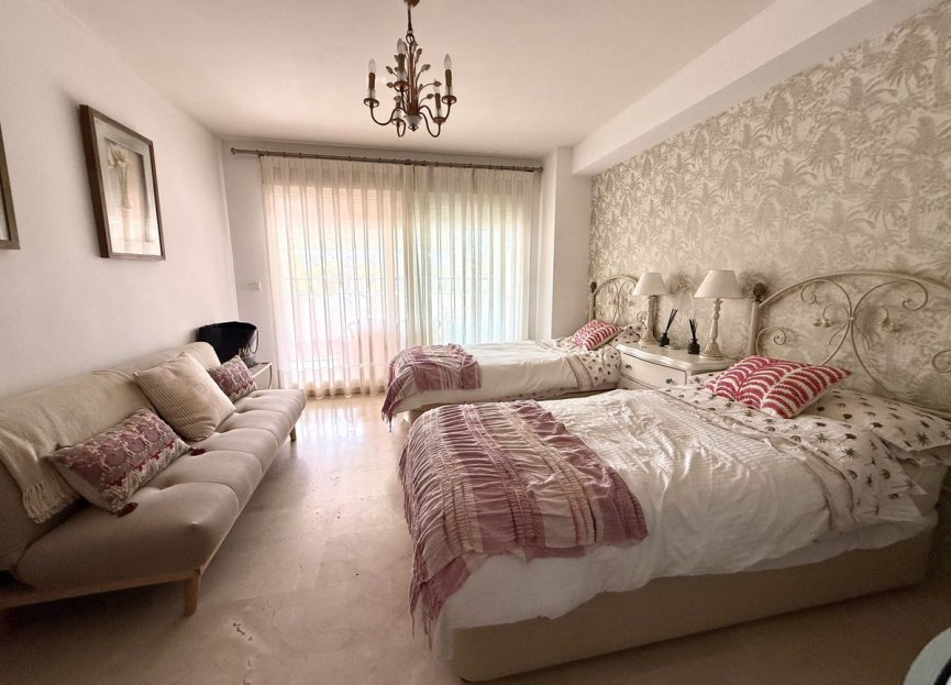 Resale - Ground floor apartment - Marbella - Guadalmina Baja