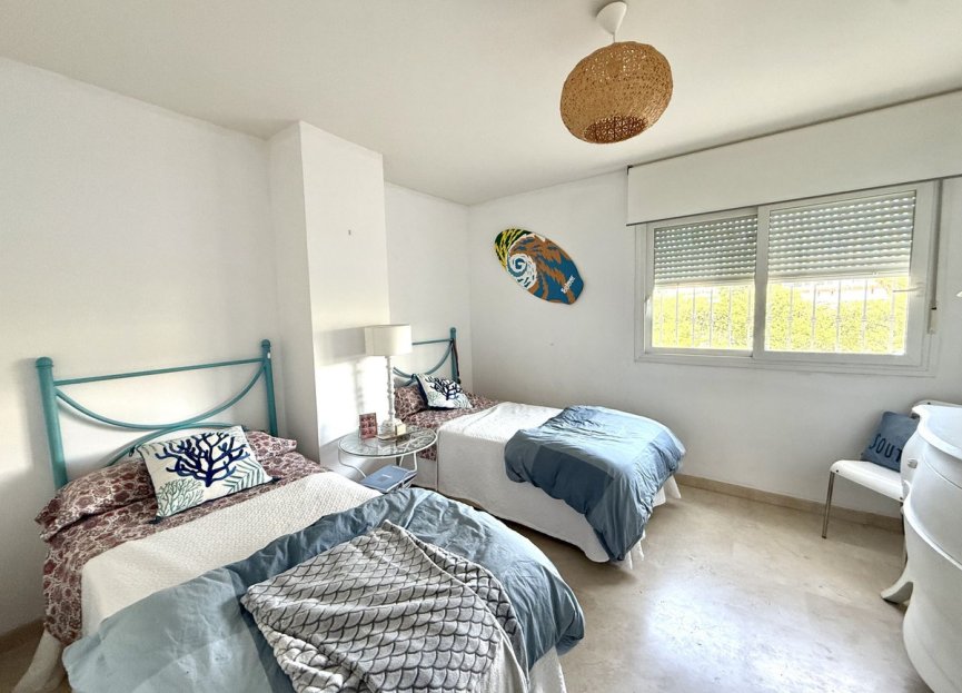 Resale - Ground floor apartment - Marbella - Guadalmina Baja