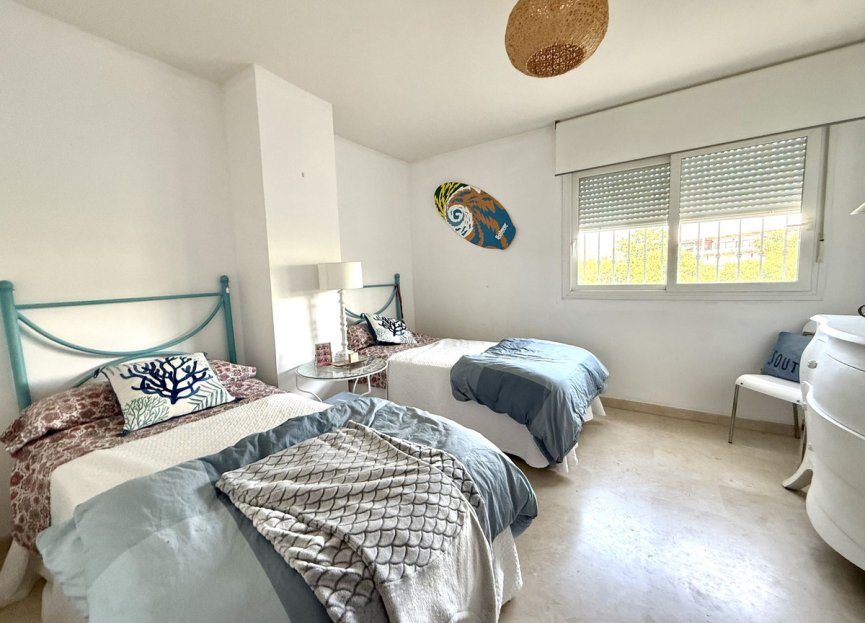 Resale - Ground floor apartment - Marbella - Guadalmina Baja