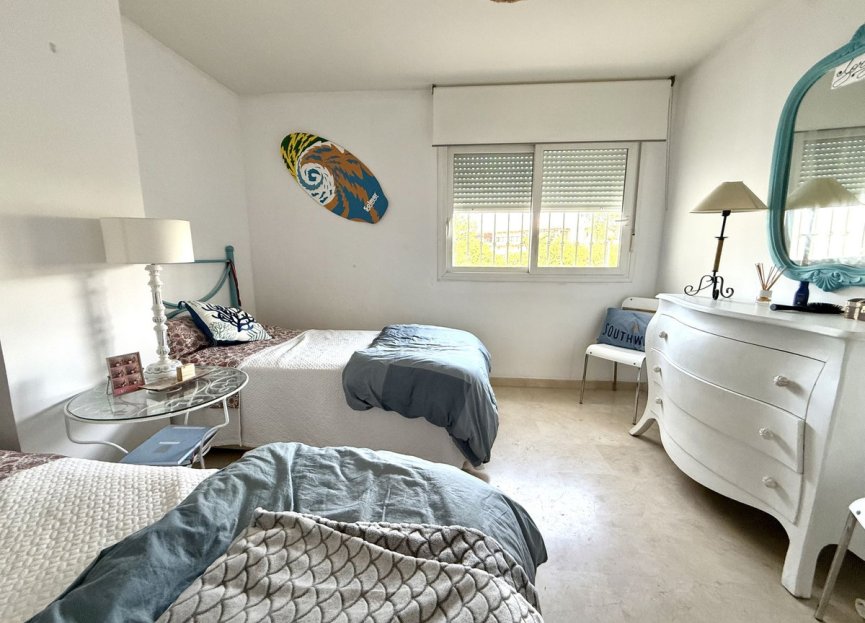 Resale - Ground floor apartment - Marbella - Guadalmina Baja