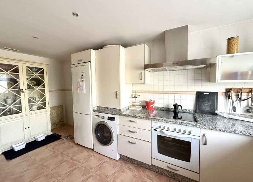 Resale - Ground floor apartment - Marbella - Guadalmina Baja