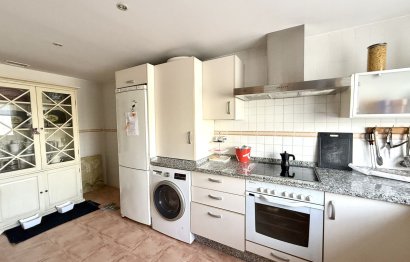 Resale - Ground floor apartment - Marbella - Guadalmina Baja