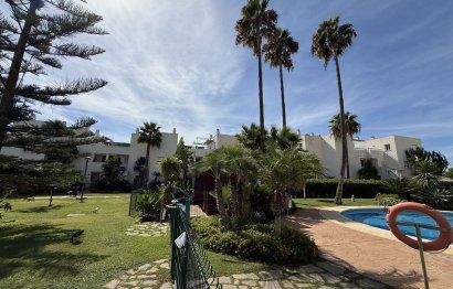 Resale - Ground floor apartment - Marbella - Guadalmina Baja