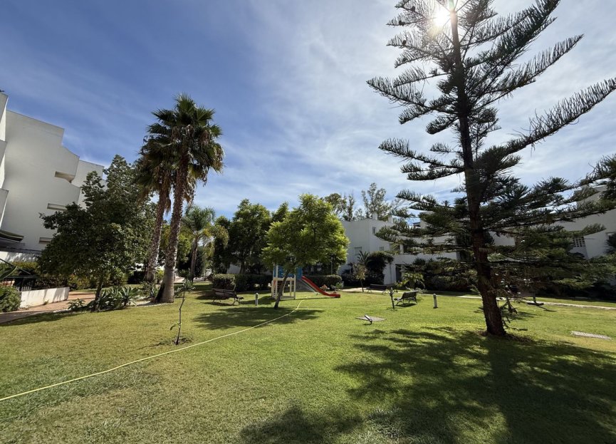 Resale - Ground floor apartment - Marbella - Guadalmina Baja