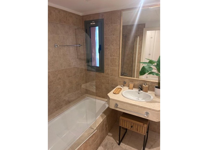 Resale - Ground floor apartment - Benahavís - Benahavís Centro