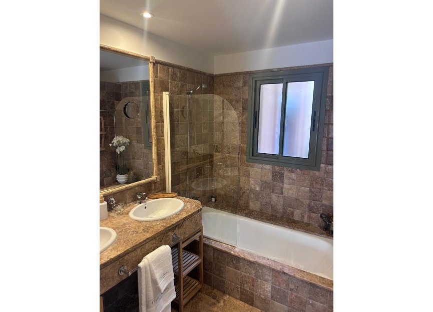 Resale - Ground floor apartment - Benahavís - Benahavís Centro