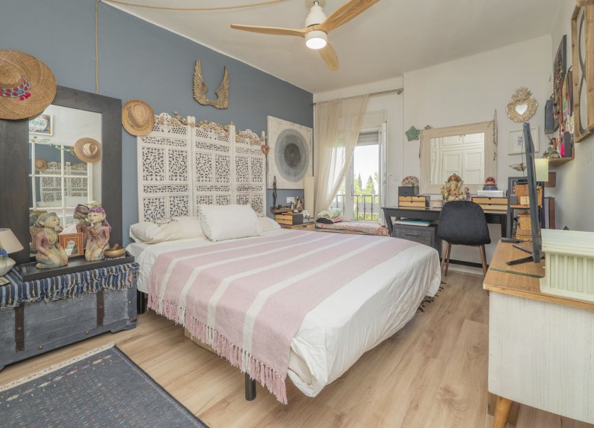 Resale - Apartment - Middle Floor Apartment - Marbella - Altos de los Monteros