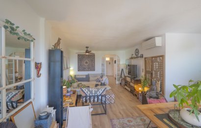 Resale - Apartment - Middle Floor Apartment - Marbella - Altos de los Monteros